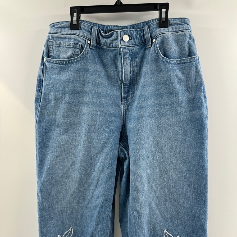 Talbots Wide Leg Crop Jeans | Embroidered Floral Eyelet | Medium Wash | Size 10 - Picture 3 of 9